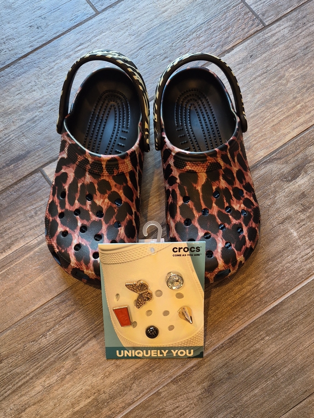 7.5/8 Crocs Leopard Zebra Print Classic Animal Remix Clogs & Jibbitz